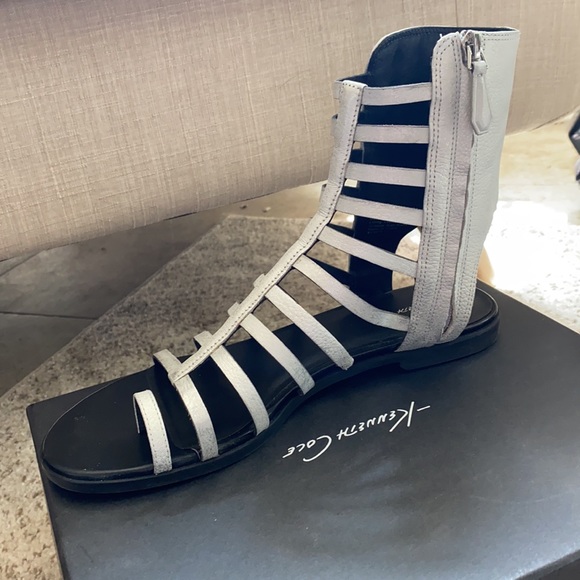 KENNETH COLE Gladiator Sandal - Picture 5 of 6
